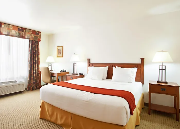 Express & By Ihg Hotel 2*