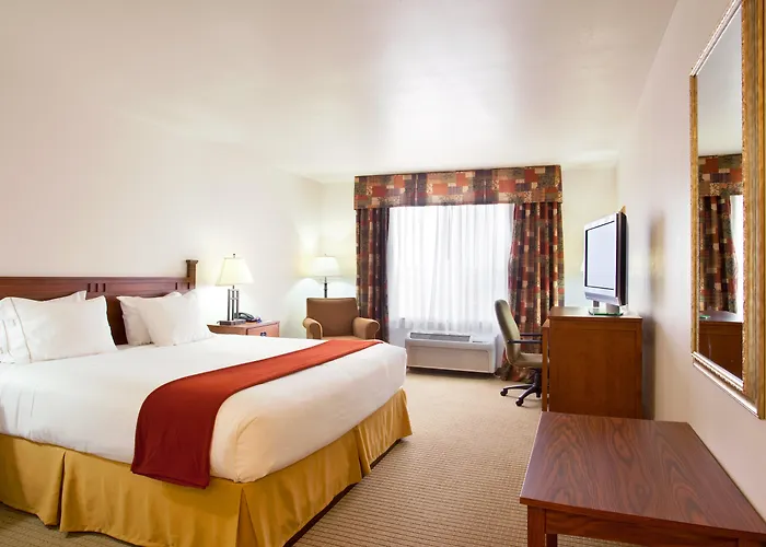 Express & By Ihg 2*