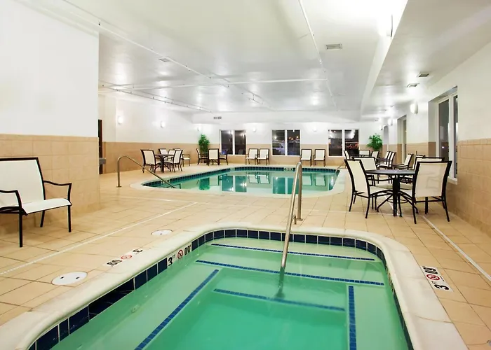 Express & By Ihg Mattoon