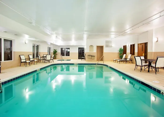 Hotel Express & By Ihg 2*