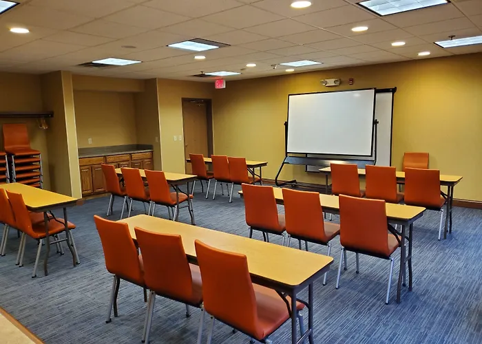 Express & By Ihg 2* Mattoon